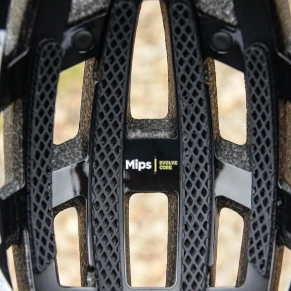 La technologie de rembourrage intérieur imprimé en 3D PMT Mips rend les casques de cyclisme extrêmement respirants